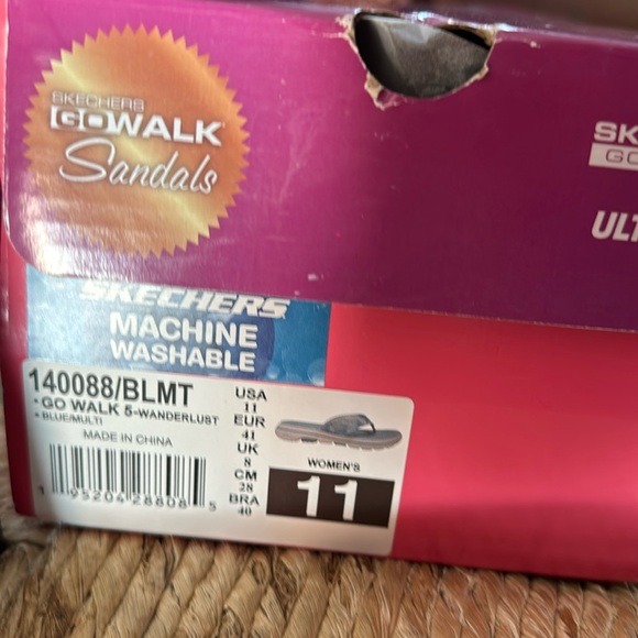 NWT Skechers GoWalk Sandals - tie dye size 11 Brand new - Picture 2 of 6